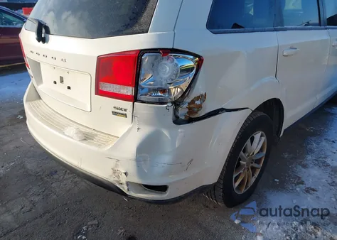 2013 Dodge Journey Sxt z USA, uszkodzony, nr VIN 3C4PDCBG7DT619315